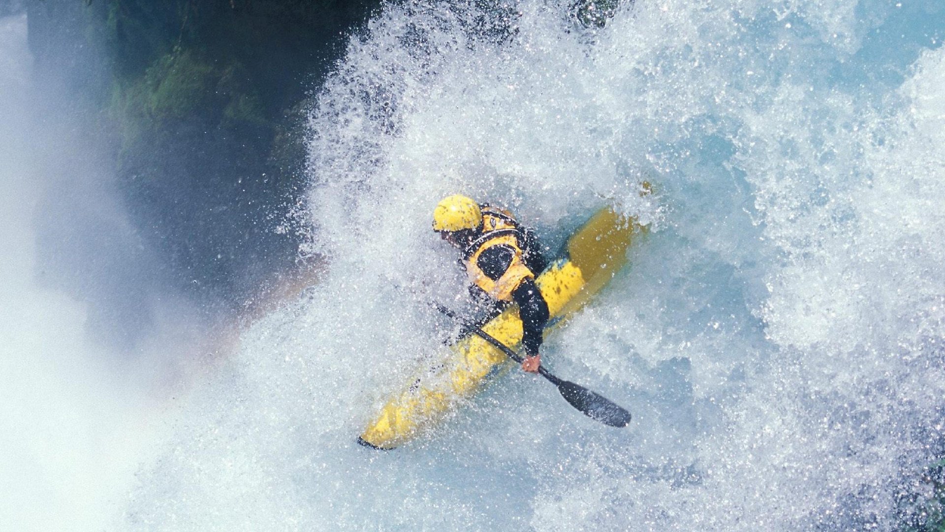 极限攀岩赛事在高原地区举行挑战升级,极限攀爬视频