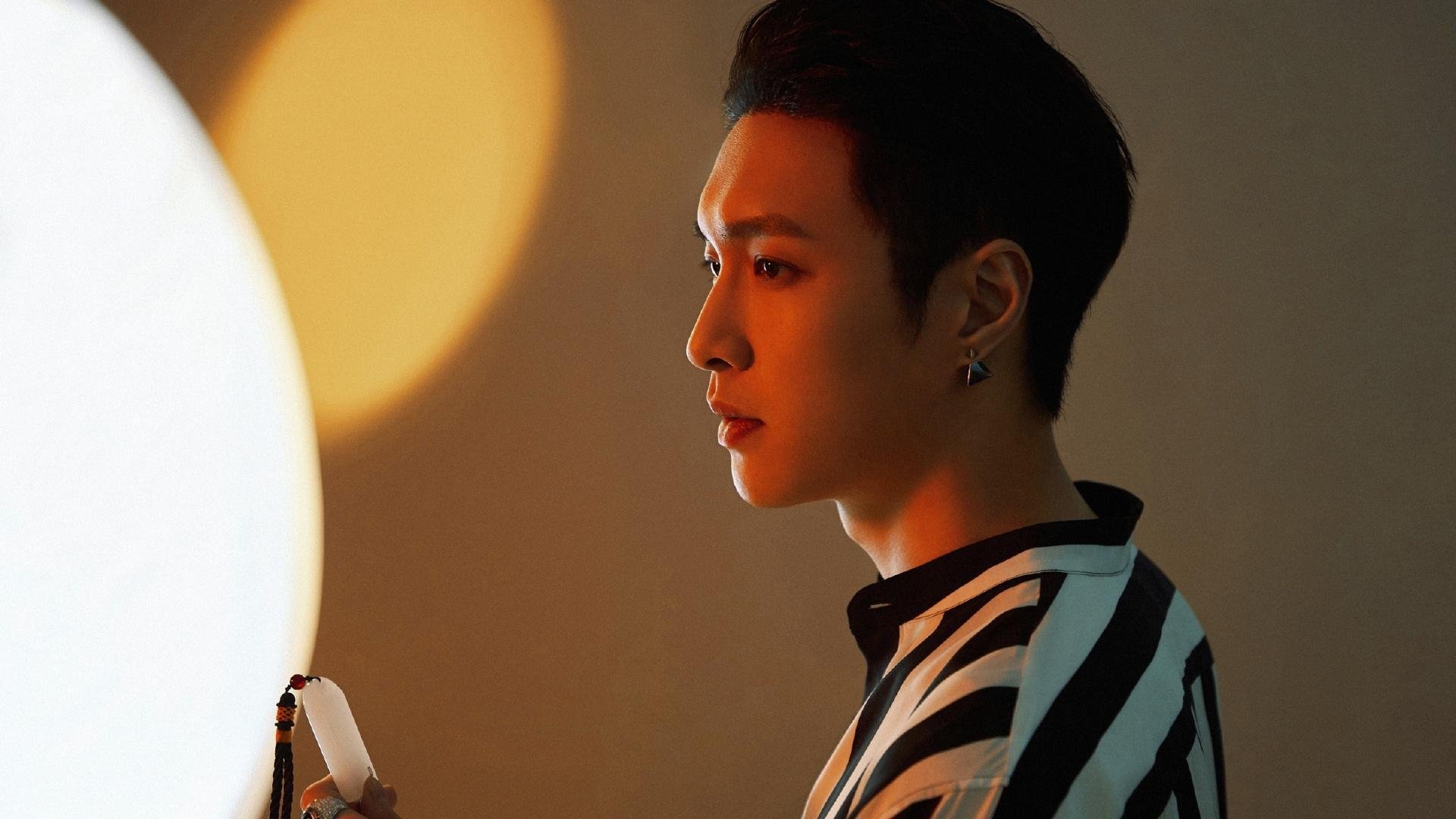 九游官网下载电脑版-传奇骑手列车表演，骑术展示精彩纷呈，骑士骑车视频